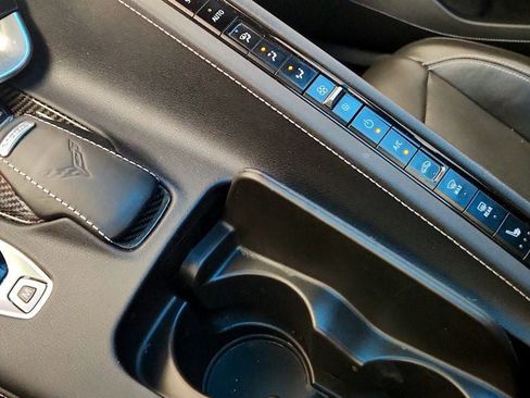Used 2020 Chevrolet Corvette Stingray Preferred Cpe w/ 2LT Preferred Equipment Group RWD image 18
