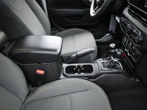 Certified 2024 Jeep Gladiator Sport image 46