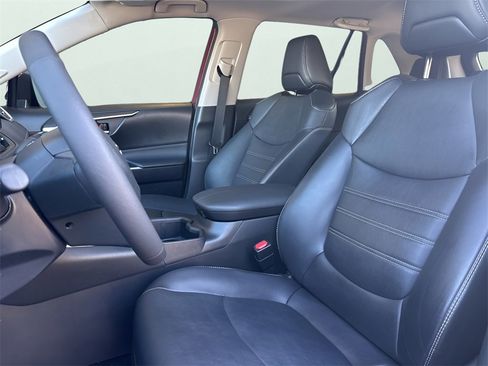 Used 2023 Toyota RAV4 XLE Premium image 16