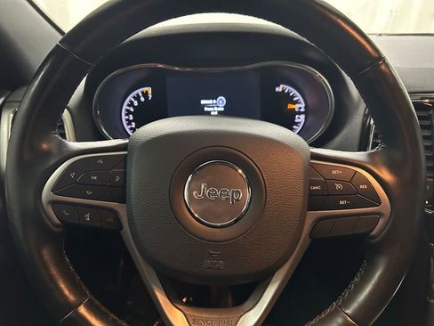 Used 2020 Jeep Grand Cherokee Altitude AWD/4WD image 18