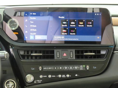 Used 2025 Lexus ES 300h w/ Premium Package FWD image 10