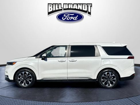 Used 2024 Kia Carnival EX FWD image 6