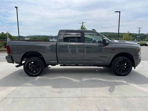 New 2026 RAM 2500 Laramie AWD/4WD image 22
