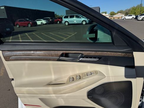 Used 2019 Genesis G90 3.3T Premium RWD image 13