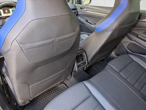 Used 2023 Volkswagen Golf R image 18
