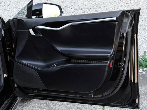 Used 2017 Tesla Model S 75 image 39