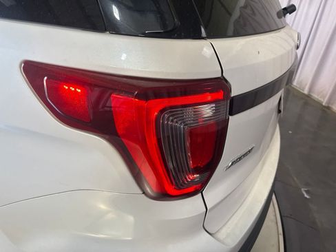 Used 2017 Ford Explorer Sport w/ Equipment Group 401A AWD/4WD image 11