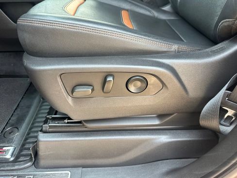 Used 2023 GMC Sierra 1500 AT4 w/ Technology Package AWD/4WD image 13