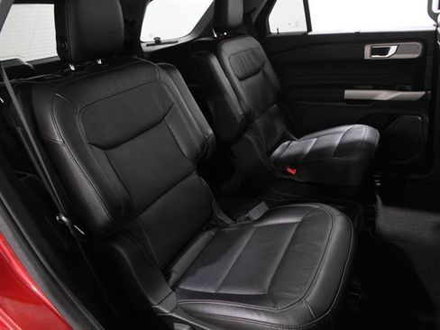 Used 2020 Ford Explorer Limited image 19