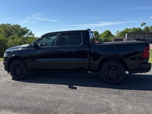 Used 2025 RAM 1500 Limited AWD/4WD image 3