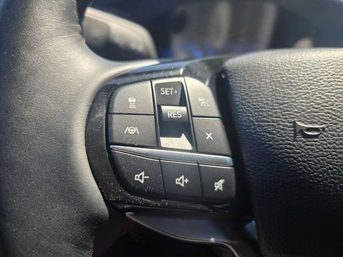Used 2023 Ford Explorer Platinum w/ Premium Technology Package AWD/4WD image 35