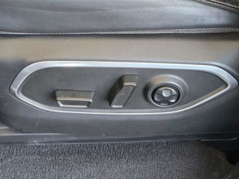 Used 2022 Jeep Wagoneer Series III RWD image 14
