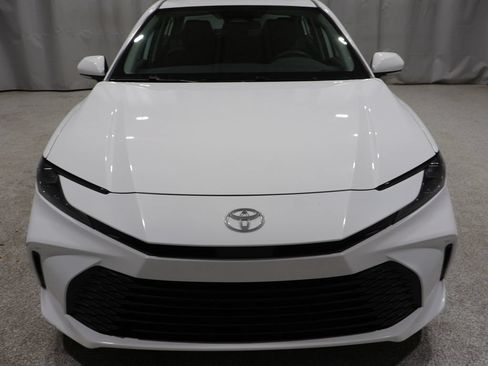 Used 2025 Toyota Camry LE FWD image 8