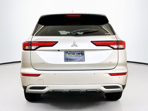 Used 2024 Mitsubishi Outlander SE image 7