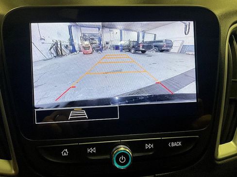 Used 2023 Chevrolet Malibu LT image 32