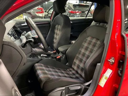 Used 2020 Volkswagen Golf 4-Door FWD image 25