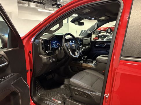Used 2022 Chevrolet Silverado 1500 LT AWD/4WD image 10