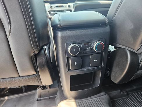 Used 2021 Ford Explorer XLT w/ Equipment Group 202A AWD/4WD image 22