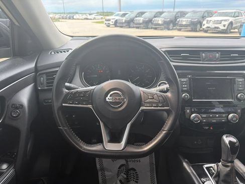 Used 2019 Nissan Rogue SV AWD/4WD image 11