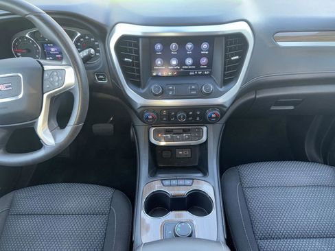 Used 2023 GMC Acadia SLE image 14