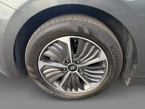 Used 2020 Hyundai Ioniq Limited image 9