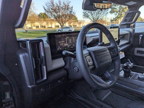 New 2026 GMC Hummer EV 4x4 Crew Cab image 9
