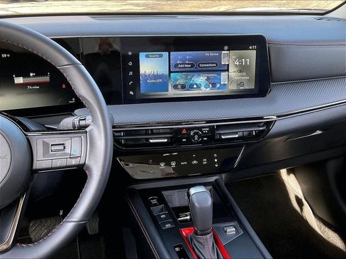 Used 2025 Nissan Kicks SR image 17