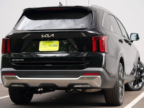 Used 2024 Kia Sorento SX FWD image 5