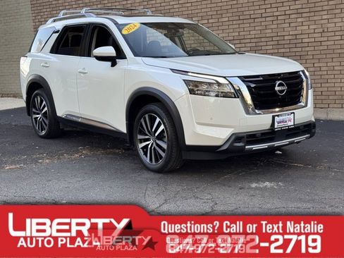 Used 2024 Nissan Pathfinder Platinum w/ Cargo Package image 1