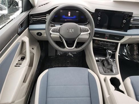 New 2026 Volkswagen Jetta SE image 10