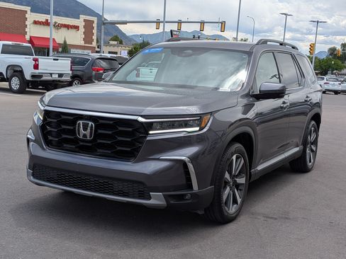 Certified 2025 Honda Pilot Elite image 10
