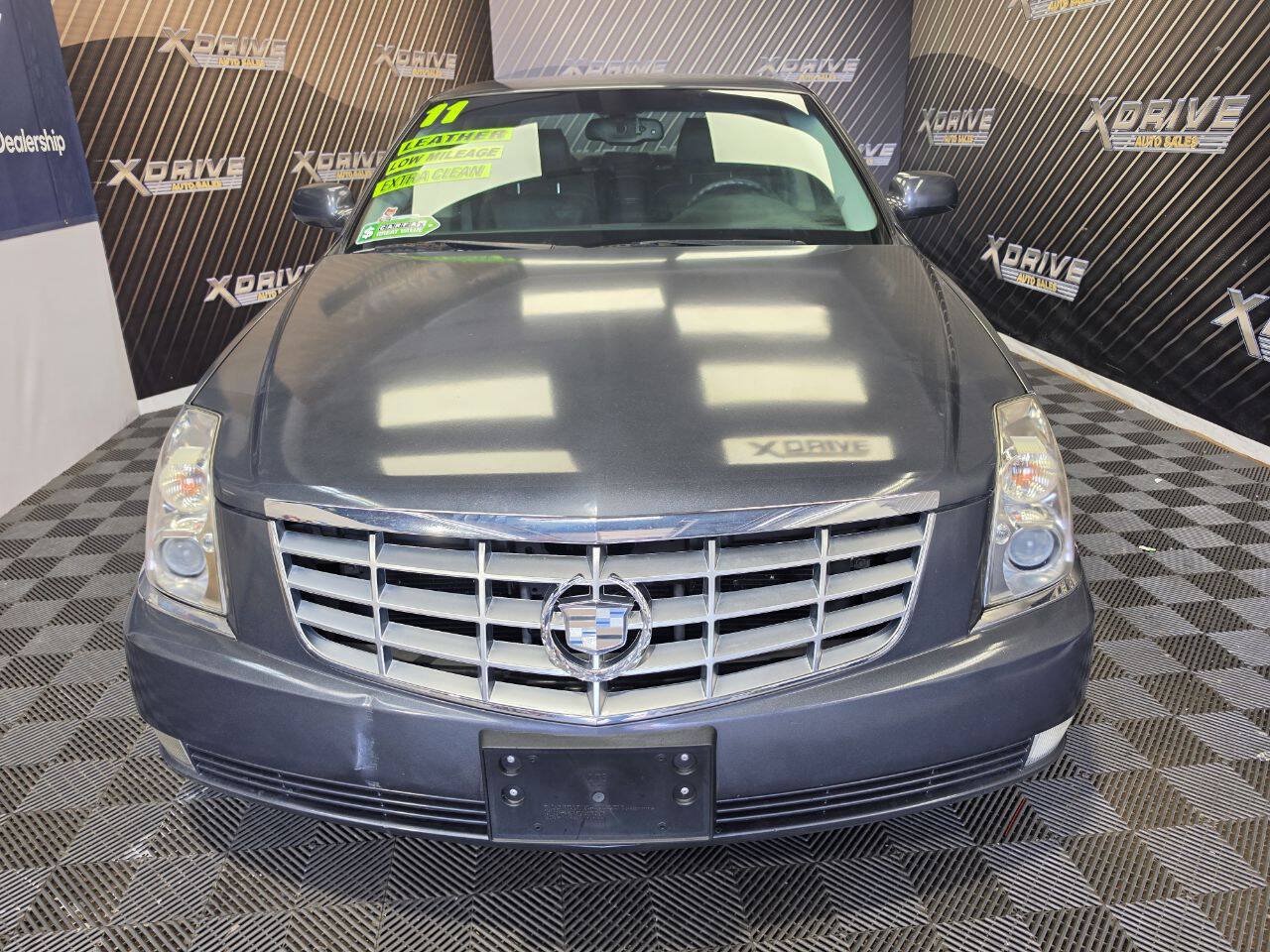 Used 2011 Cadillac DTS FWD image 3