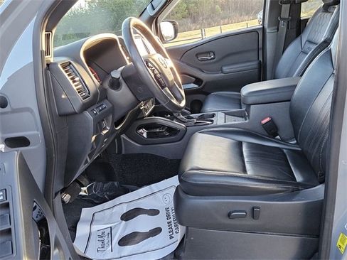 Used 2022 Nissan Frontier Pro-X w/ Pro-X Premium Package image 5