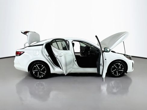 Used 2024 Nissan Sentra SV FWD image 21