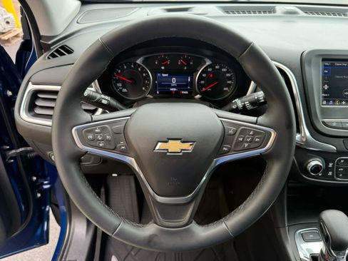 Used 2023 Chevrolet Equinox LT AWD/4WD image 2