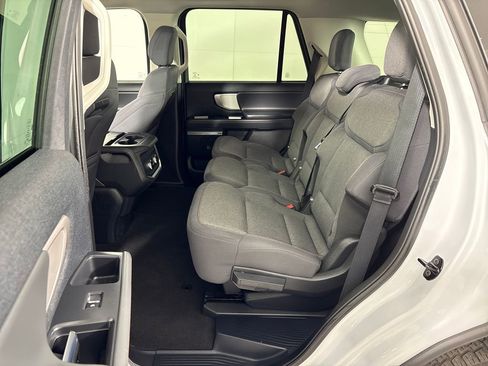 Certified 2025 Ford Expedition Active image 32