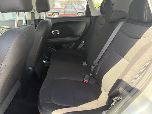 Used 2017 Kia Soul FWD image 23