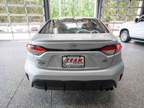 Used 2024 Toyota Corolla SE FWD image 3