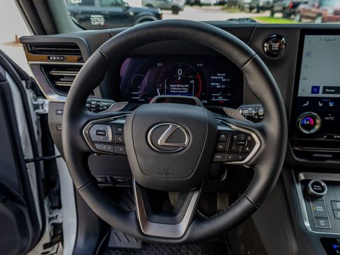 Used 2026 Lexus GX 550 w/ Accessory Package (2T) image 19