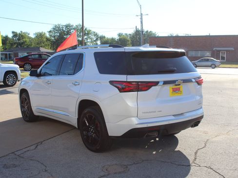 Used 2022 Chevrolet Traverse Premier AWD/4WD image 4