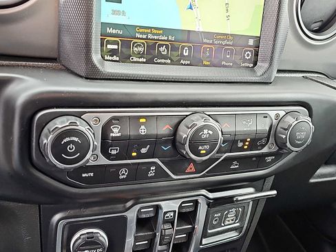 Used 2022 Jeep Wrangler Unlimited Sport w/ Sun And Sound Package image 15