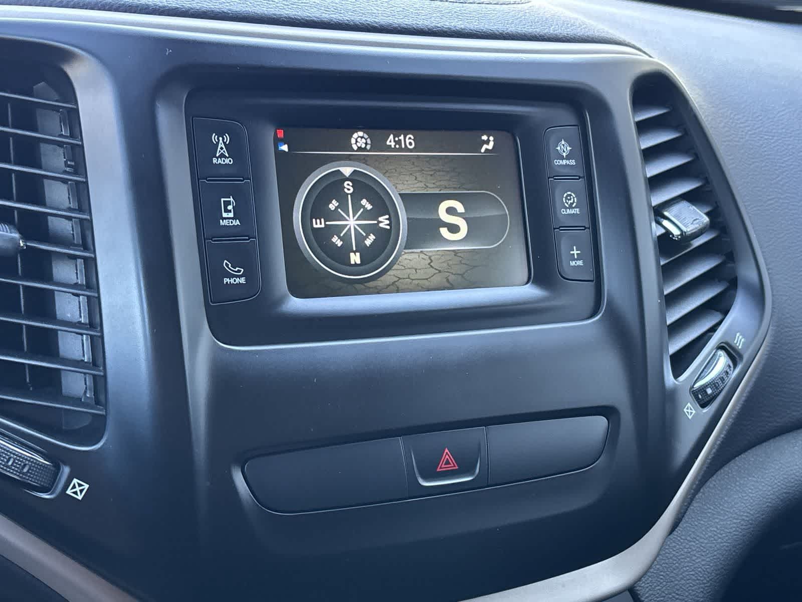 Certified 2018 Jeep Cherokee Latitude w/ Altitude Package AWD/4WD image 20