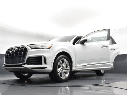 Used 2023 Audi Q7 3.0T Premium Plus AWD/4WD image 30