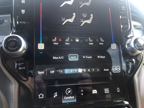 Certified 2024 RAM 3500 Limited AWD/4WD image 24