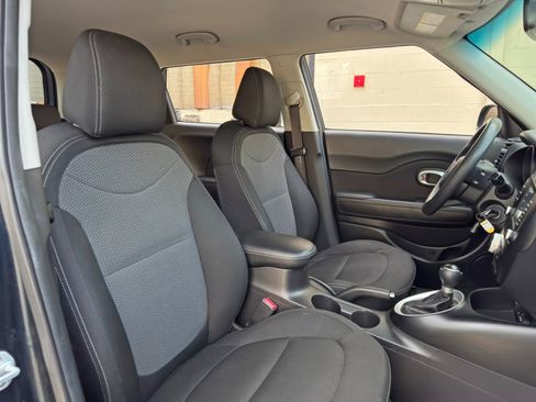 Used 2019 Kia Soul + FWD image 29