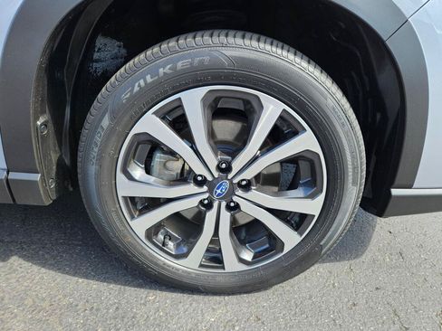 Used 2023 Subaru Forester Limited AWD/4WD image 9