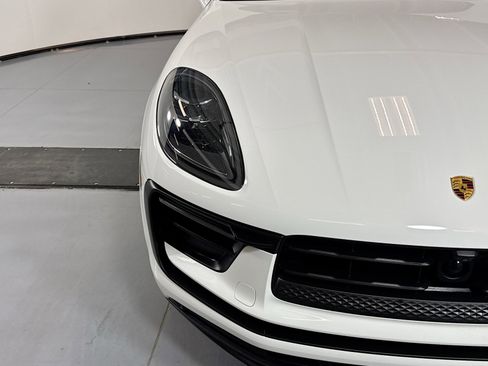 Certified 2025 Porsche Macan image 26