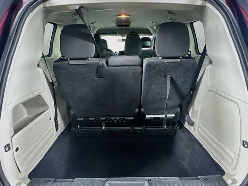 Used 2018 Dodge Grand Caravan SE FWD image 28