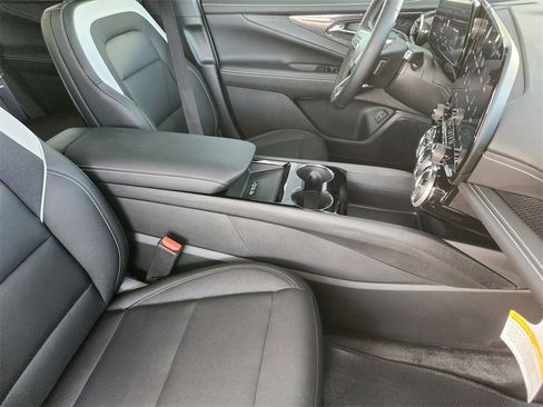 New 2025 Chevrolet Blazer EV LT image 10