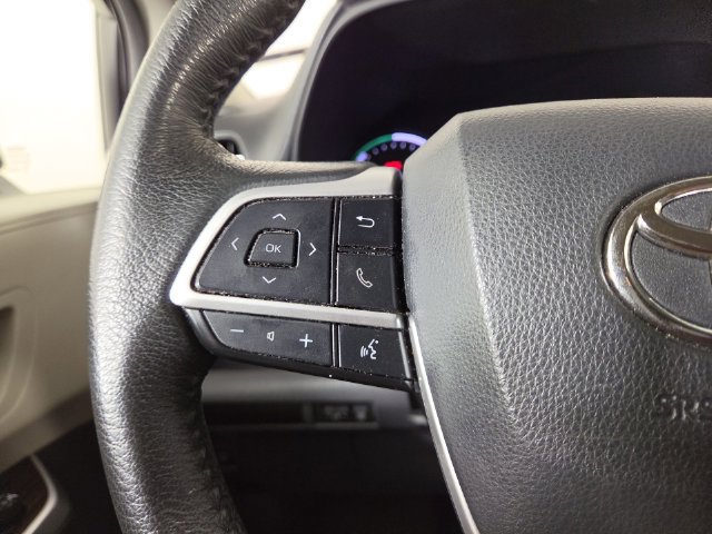 Used 2024 Toyota Sienna XLE FWD image 23